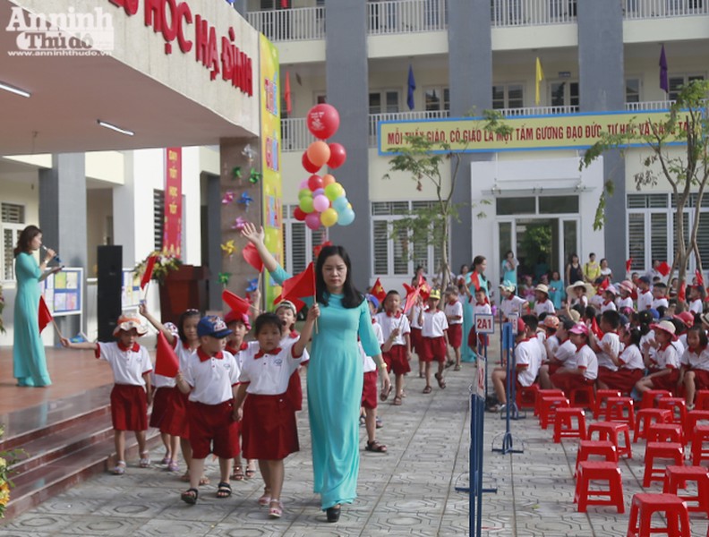 Rộn ràng lễ khai giảng năm học mới ở Hà Nội